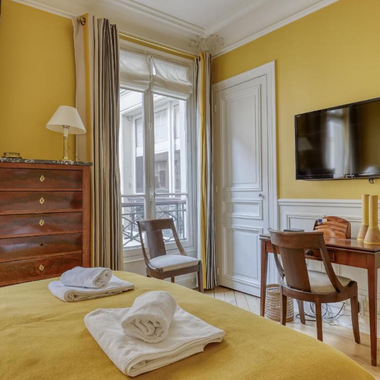 Gorgeous and large flat in the heart of Paris 09 - Apartamento Superior - 15