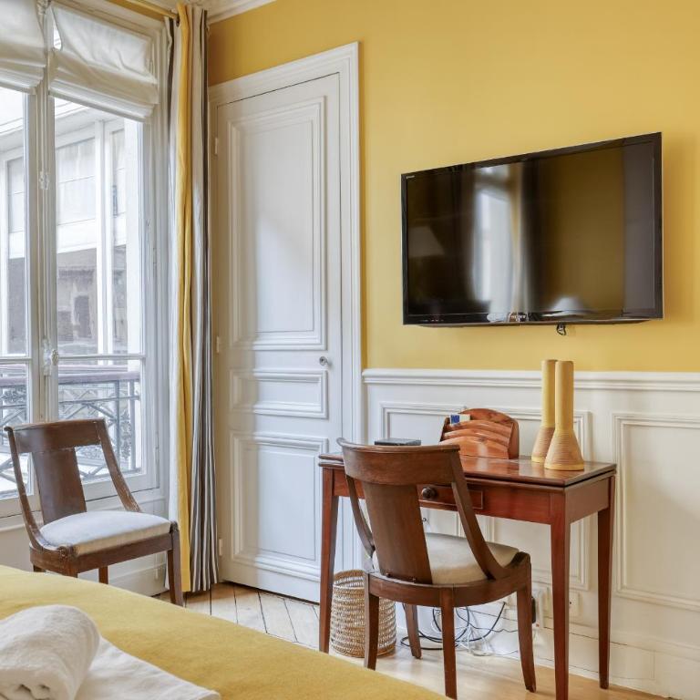 Gorgeous and large flat in the heart of Paris 09 - Apartamento Superior - 17