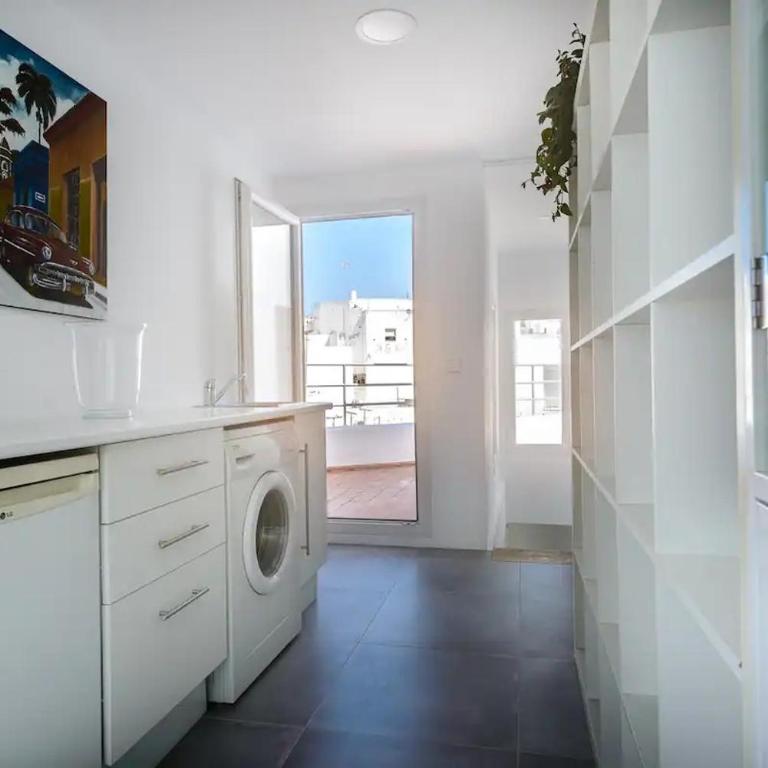 Apartamento con Terraza Vistas al Mar. - Apartamento de 2 dormitorios - 13
