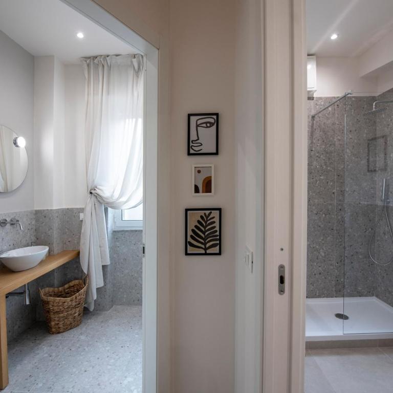 223 - Ma & Ma Luxury Apartment 1 grande - 500metri da mare e spiaggia, vicino alla Baia del Silenzio - PARCHEGGIO GRATIS PRIVATO INCLUSO - Appartamento con 2 Camere da Letto - 5