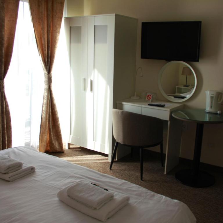 Vila Astonia - Deluxe Double Room with Balcony - 3