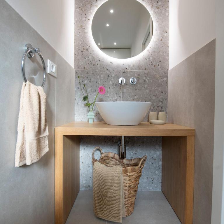 223 - Ma & Ma Luxury Apartment 1 grande - 500metri da mare e spiaggia, vicino alla Baia del Silenzio - PARCHEGGIO GRATIS PRIVATO INCLUSO - Appartamento con 2 Camere da Letto - 47