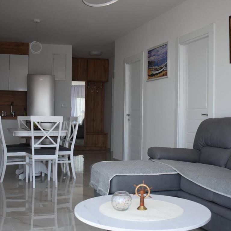 Buskovic Bella Vista - Deluxe Family Suite - 9
