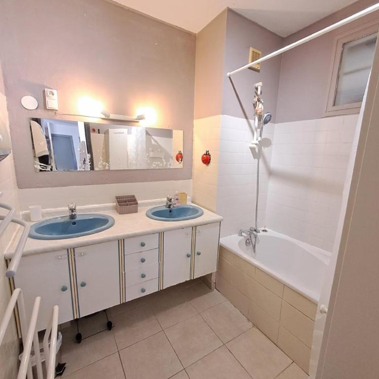Le Ces-Spacieuse maison - Wifi Jardin - Parking gratuit - 15min des plages - Maison 3 Chambres - 16