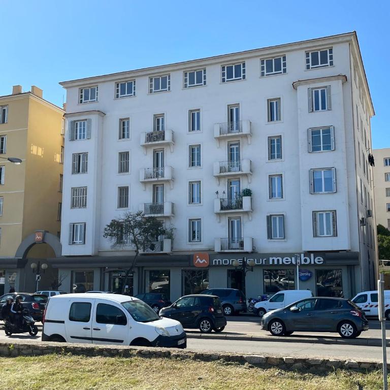 Appartement centre ville Cours Napoléon AJACCIO - Appartement - Vue sur Mer - 2