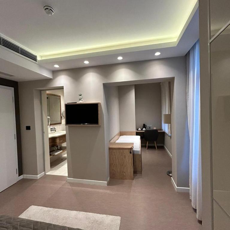 Emilia Lux Rooms - Porodična Soba sa Balkonom - 3