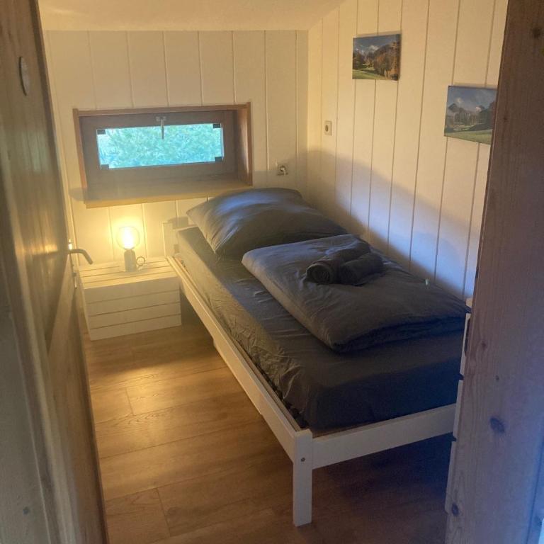 Große schöne Mansardenwohnung mit 2 Balkonen - Two-Bedroom Apartment - 31