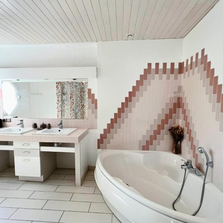 La Villa Capucine - Villa avec Piscine Privée - 22