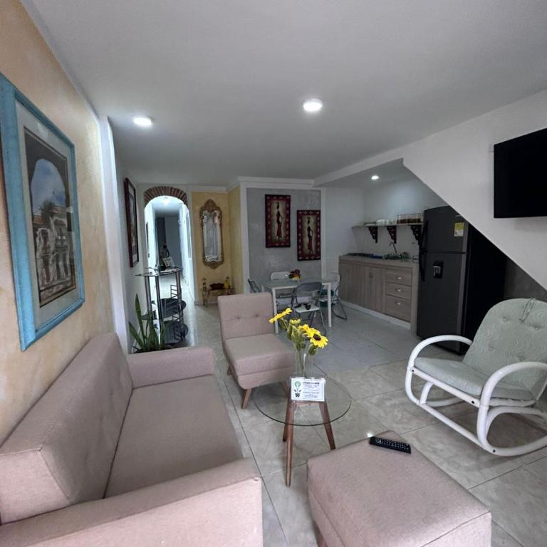 3CB-1 APARTAMENTO DE 3 ALCOBAS EN EL CENTRO HISTORICO CON AIRE ACONDICIONADO Y WIFI - Three-Bedroom Apartment - 2