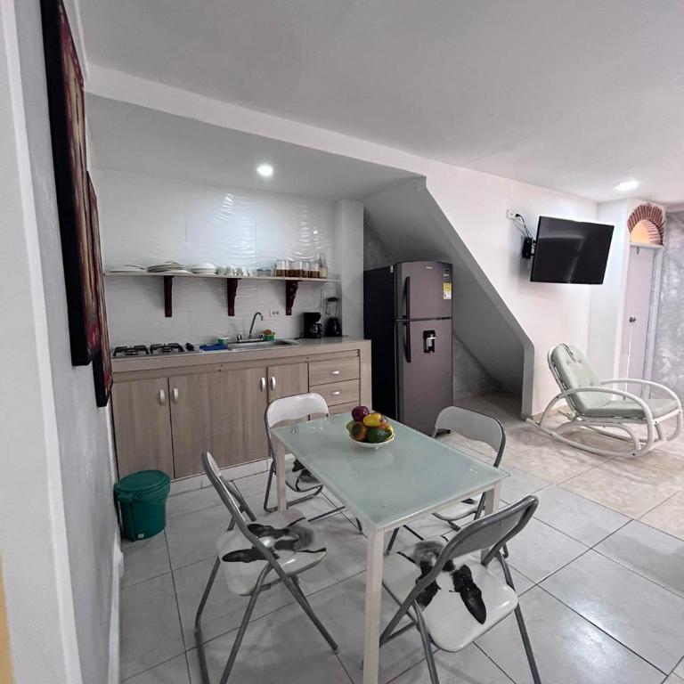 3CB-1 APARTAMENTO DE 3 ALCOBAS EN EL CENTRO HISTORICO CON AIRE ACONDICIONADO Y WIFI - Three-Bedroom Apartment - 3