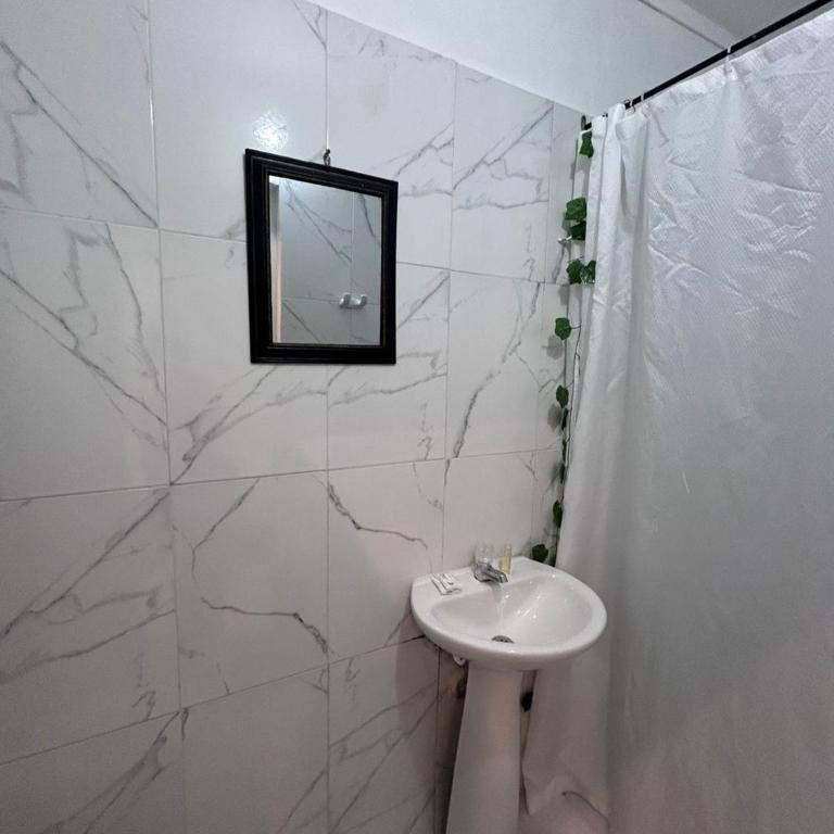 3CB-1 APARTAMENTO DE 3 ALCOBAS EN EL CENTRO HISTORICO CON AIRE ACONDICIONADO Y WIFI - Three-Bedroom Apartment - 28