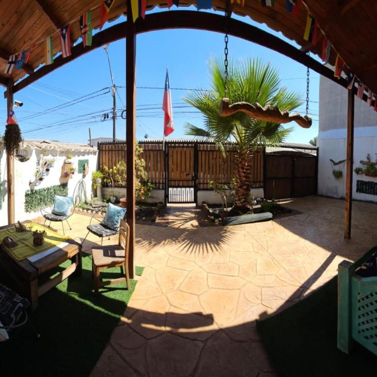 Hostal Sol y Luna - Descanso a 10 min del aeropuerto & Desayuno Incluido - Habitación Familiar con baño compartido - 30