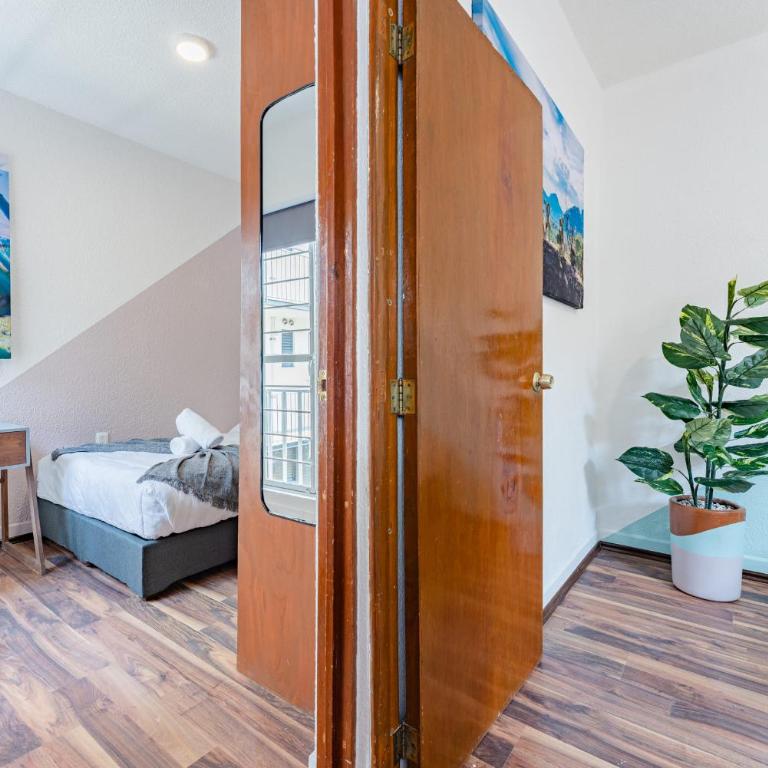 Santa Ma la Ribera Lofts by VH - Two-Bedroom Apartment - 19