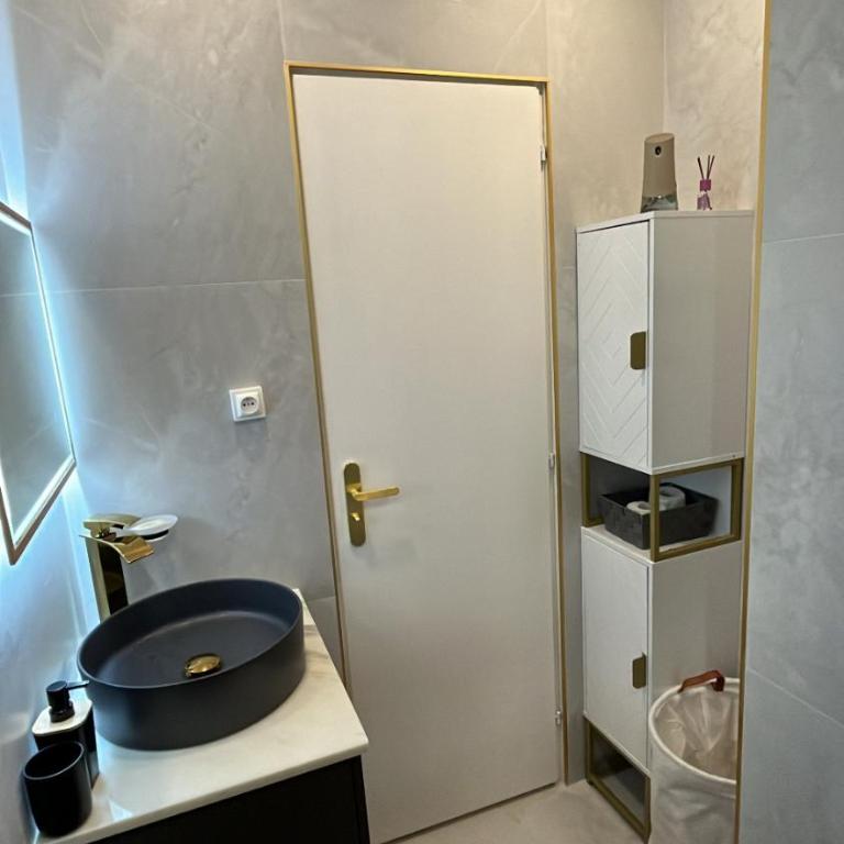 Studio NICE CENTRE sur Avenue Jean Medecin MER à 8 minutes de marche - Appartement 1 Chambre - 32