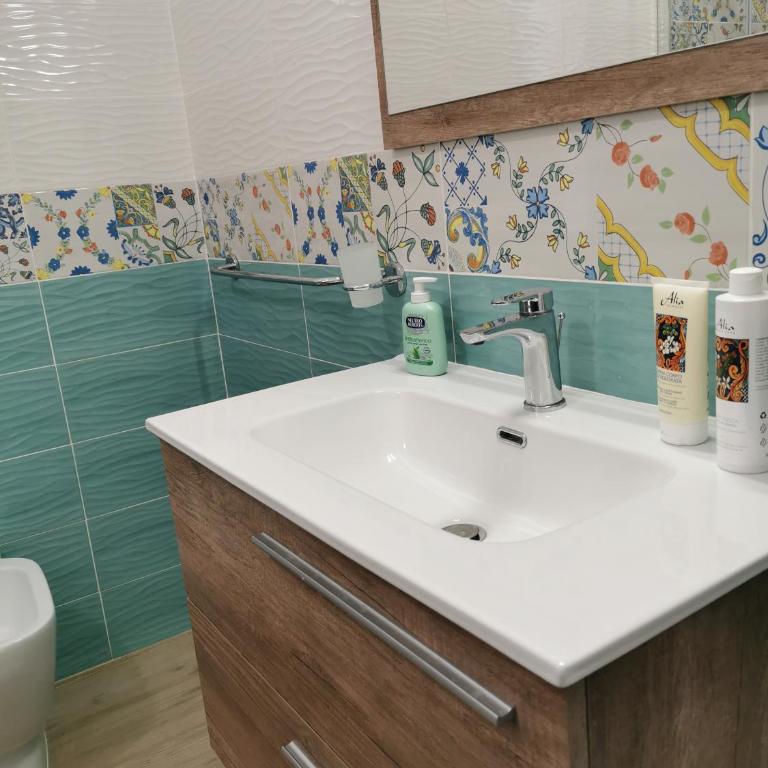 Trinacria Home - One-Bedroom House - 21