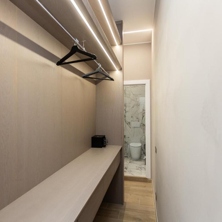 IRON Luxury Rooms - Camera Tripla Basic - 7