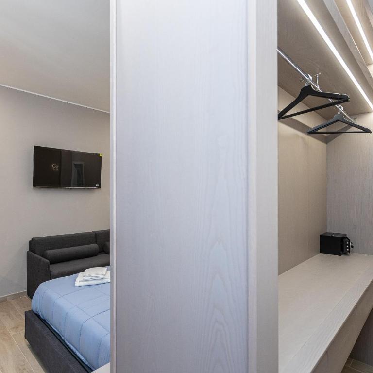IRON Luxury Rooms - Camera Tripla Classic - 12