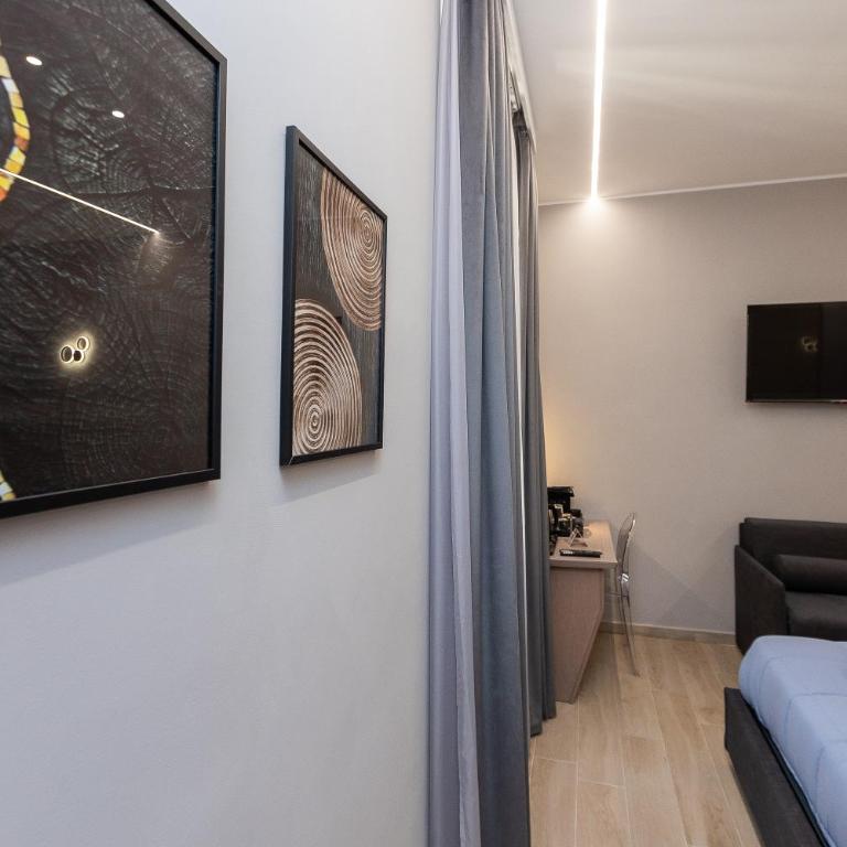 IRON Luxury Rooms - Camera Tripla Classic - 11
