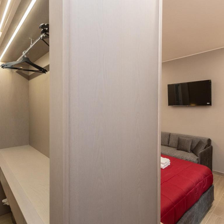 IRON Luxury Rooms - Camera Tripla Deluxe - 4