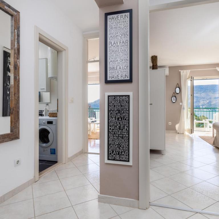 Lula la land (4 adults or family) - Two-Bedroom Apartment - 13
