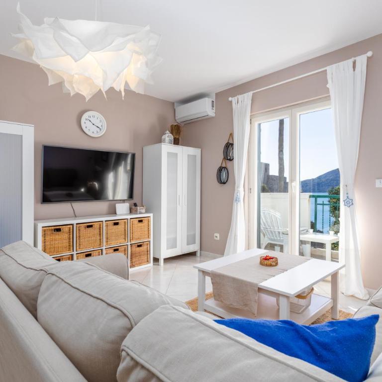 Lula la land (4 adults or family) - Two-Bedroom Apartment - 1