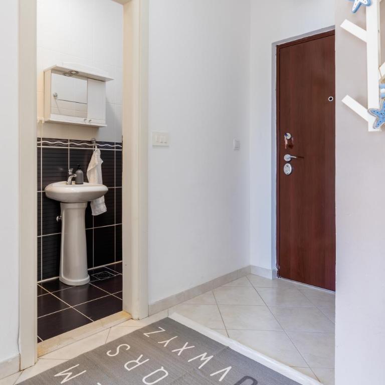 Lula la land (4 adults or family) - Two-Bedroom Apartment - 19