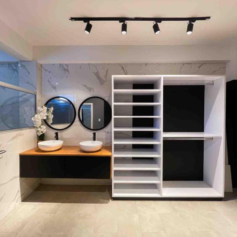 Rio-ApartaHotel-Lagos - Deluxe King Room - 8