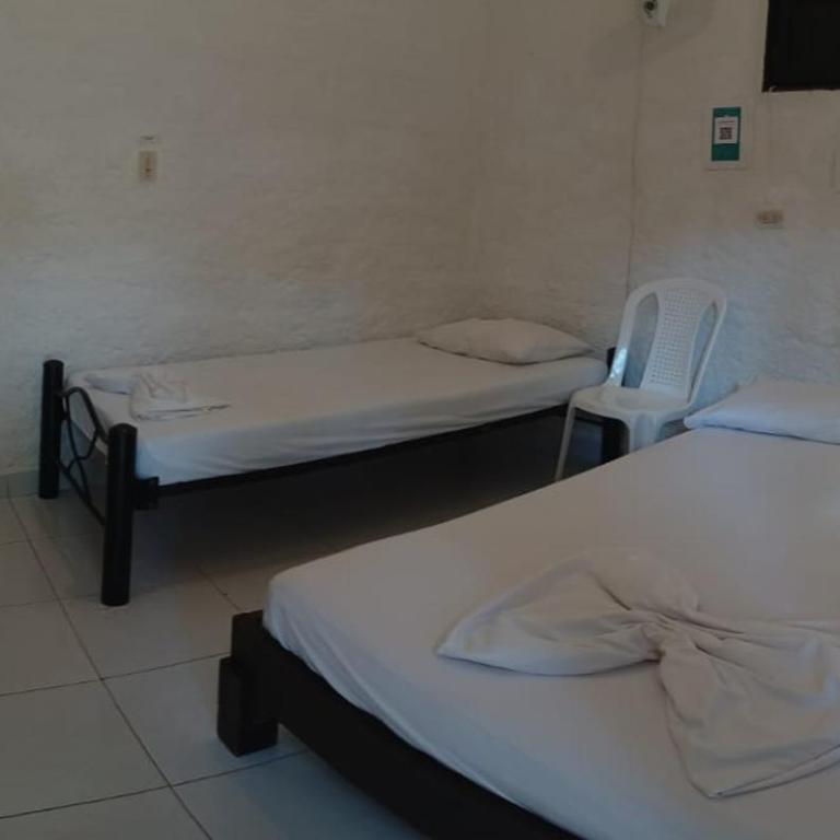 Centro Recreacional Villa Clarita - Habitación Triple - 5