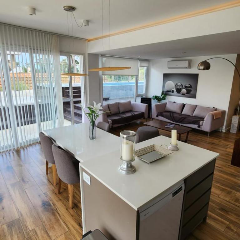 SEMIPISO PINAMAR 6 PAX PILE CLIMATIZADA - Apartamento de 3 dormitorios - 1