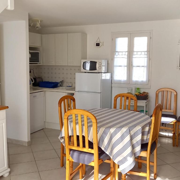 Maison de Vacances Idéale: Proche Mer, Golf et Thalasso, Jardin Privatif, 6 Pers, Parking Inclus - FR-1-323-364 - Maison de Vacances - 2