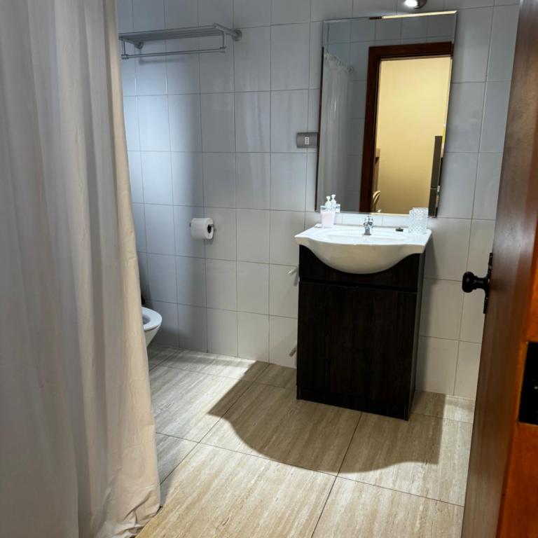 Hotel Casona Los Colonos - Habitación Familiar con baño privado - 2
