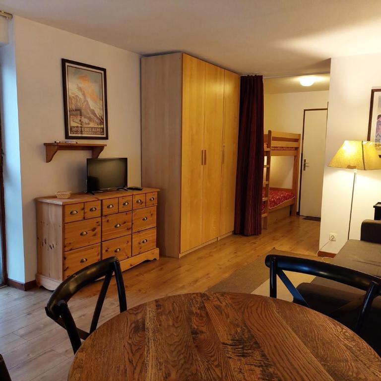 Brides-les-Bains : Studio 4 pers, balcon Ouest, parking, animaux admis - Studio - 1