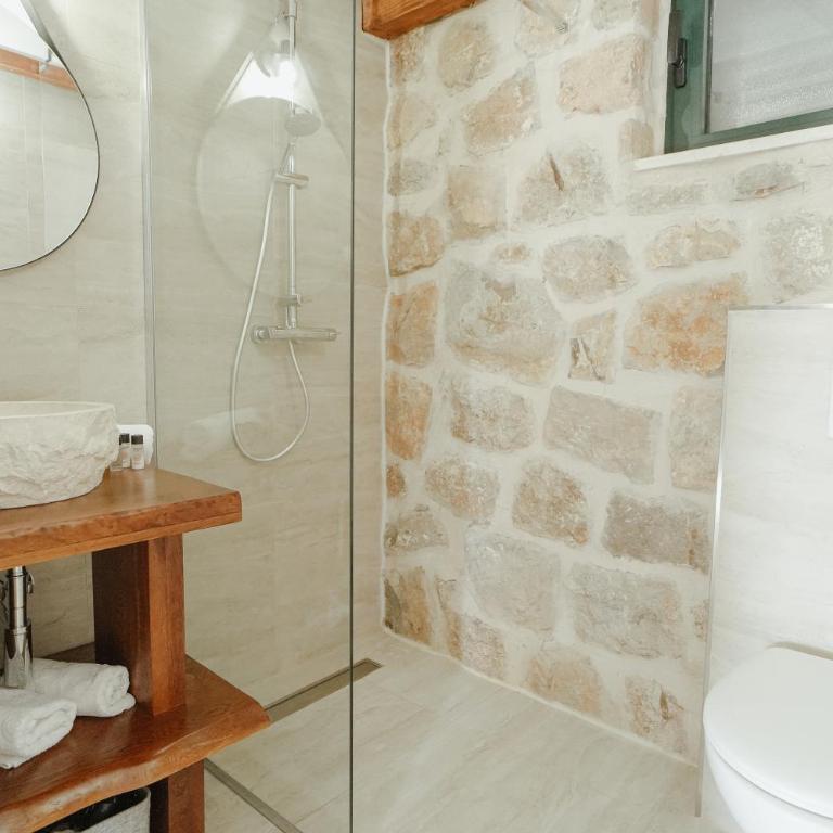 Casa di Pietra - Three-Bedroom House - 13