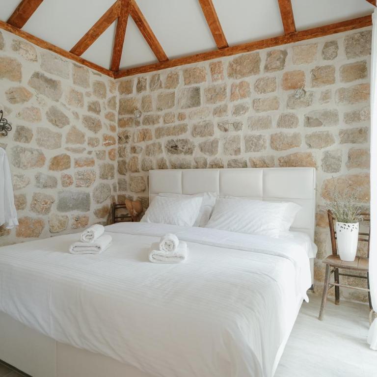 Casa di Pietra - Three-Bedroom House - 8