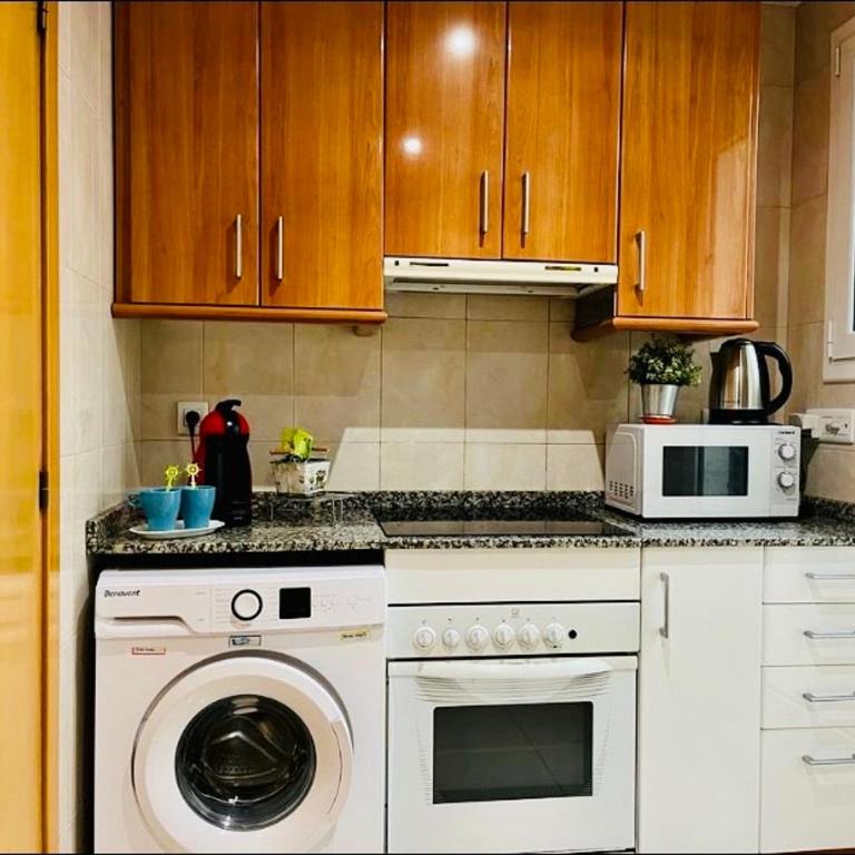 Magic Camp Nou - Three-Bedroom Apartment - 7