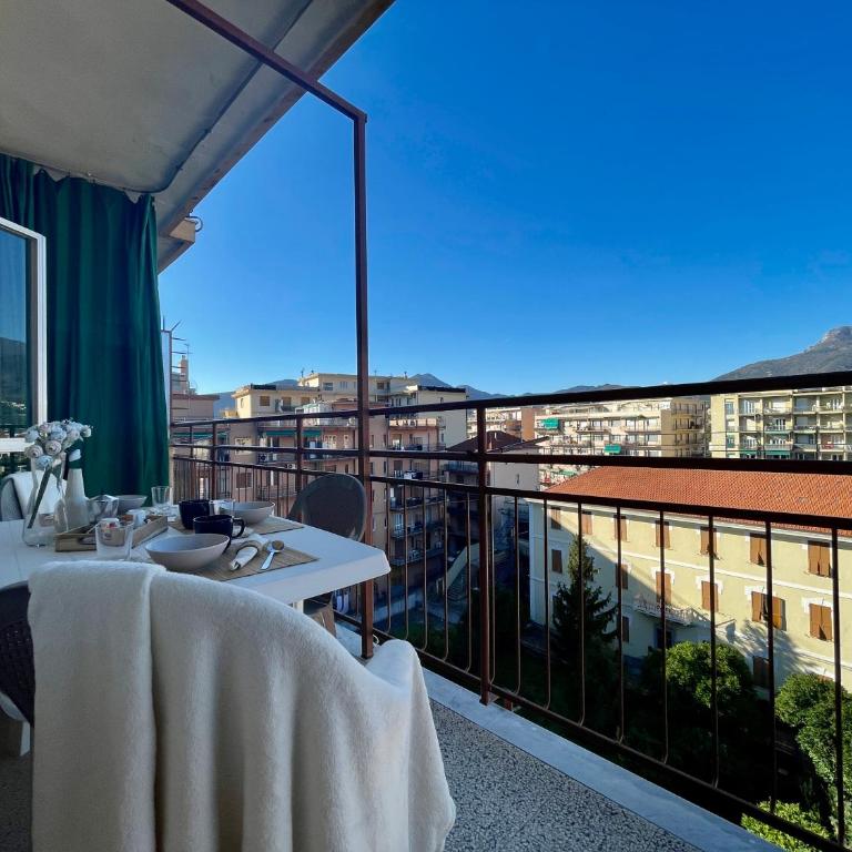 [150mt dal Mare] Monolocale in Centro con Vista Aperta, Wi-Fi e A/C - Monolocale con Balcone - 13