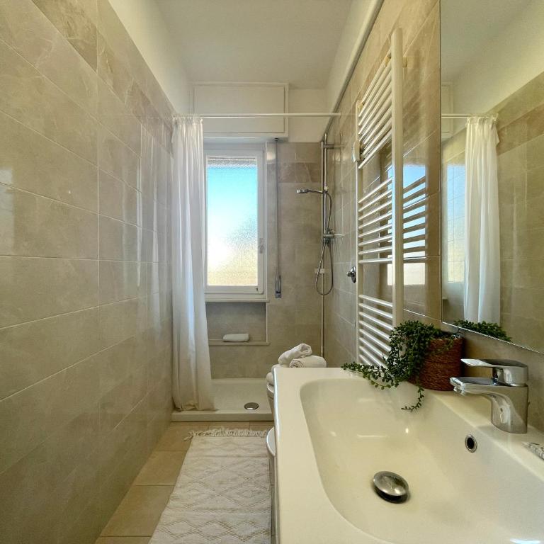 [150mt dal Mare] Monolocale in Centro con Vista Aperta, Wi-Fi e A/C - Monolocale con Balcone - 4