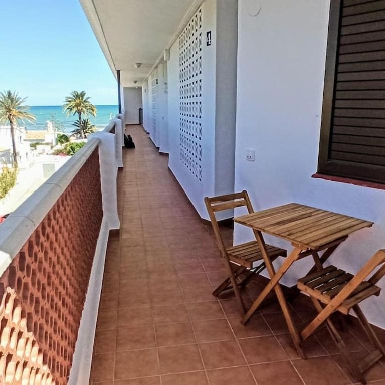 Apartamento Primera Linea de Playa. DENIA - Two-Bedroom Apartment - 45