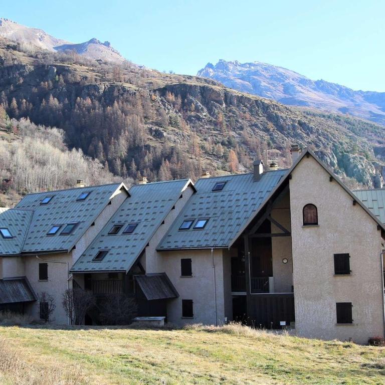 Grand appartement 4 chambres, proche centre et pistes, parking privatif - Appartement 4 Chambres - 9