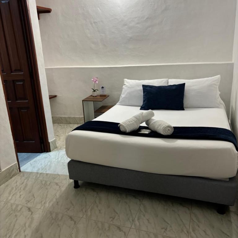 Merak Hostel - Double Room with Private Bathroom - 1