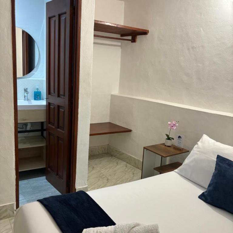 Merak Hostel - Double Room with Private Bathroom - 2