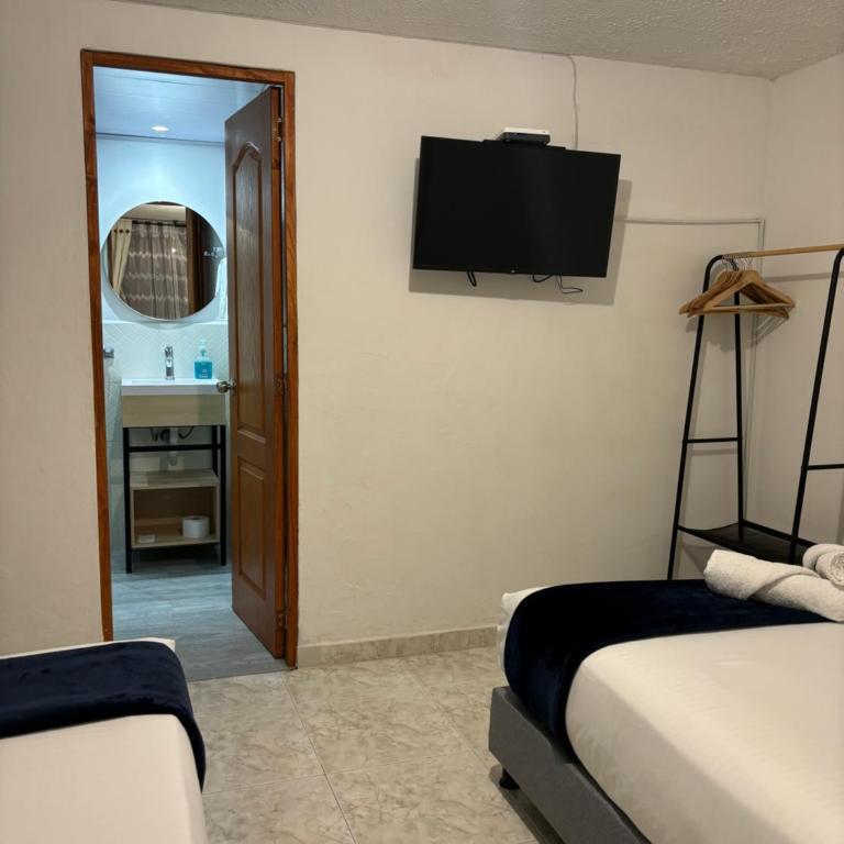 Merak Hostel - Triple Room with Private Bathroom - 3