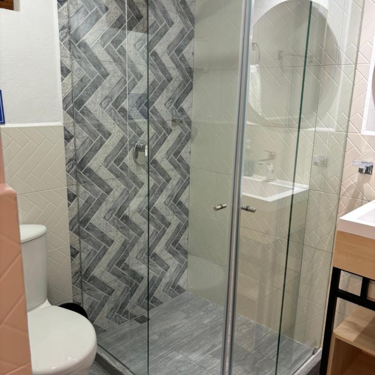 Merak Hostel - Triple Room with Private Bathroom - 5