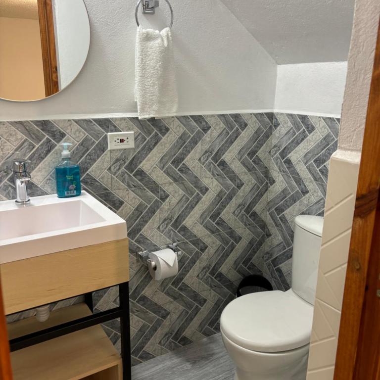 Merak Hostel - Quadruple Room with Private Bathroom - 6