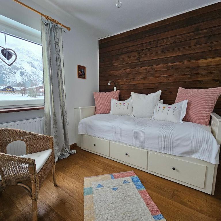 Landhaus Loipe - Einzelzimmer mit Bergblick - 1