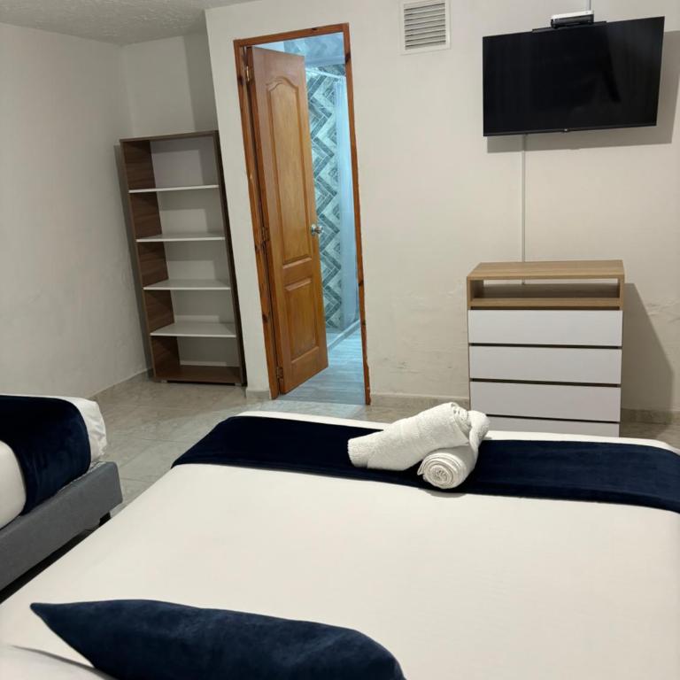 Merak Hostel - Quadruple Room with Private Bathroom - 2