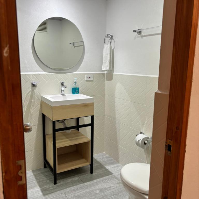 Merak Hostel - Quadruple Room with Private Bathroom - 4