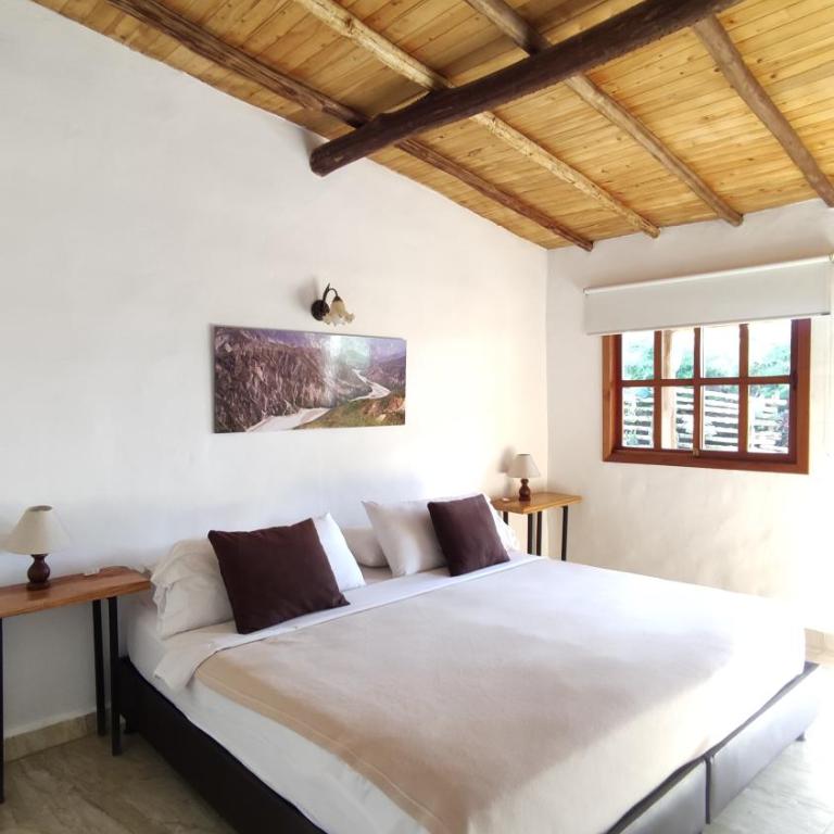 Hotel Boutique Santa Clara Mesa de los Santos - Deluxe Queen Room - 1