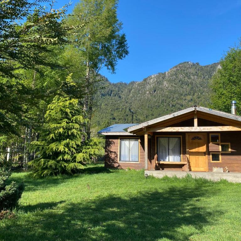 Cabaña Llonquén - Three-Bedroom House - 1