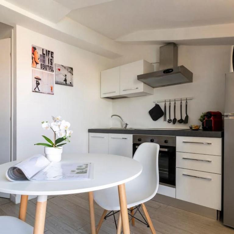 [Centro] Deluxe Suite con Wi-Fi e Netflix - One-Bedroom Apartment - 11